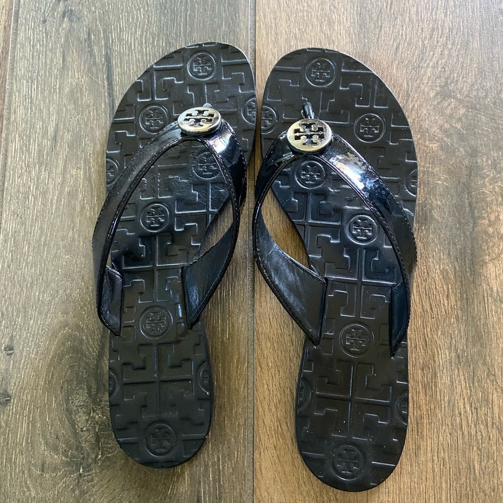 GUC TORY BURCH SANDALS!!